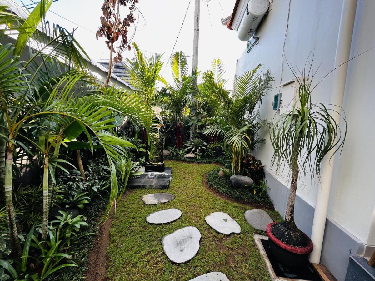 Cecillia Guesthouse Canggu Exterior photo